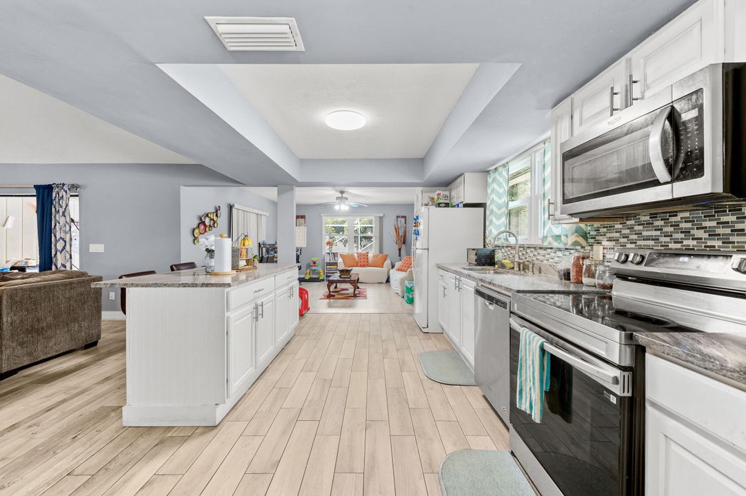 Active With Contract: $520,000 (3 beds, 2 baths, 2024 Square Feet)