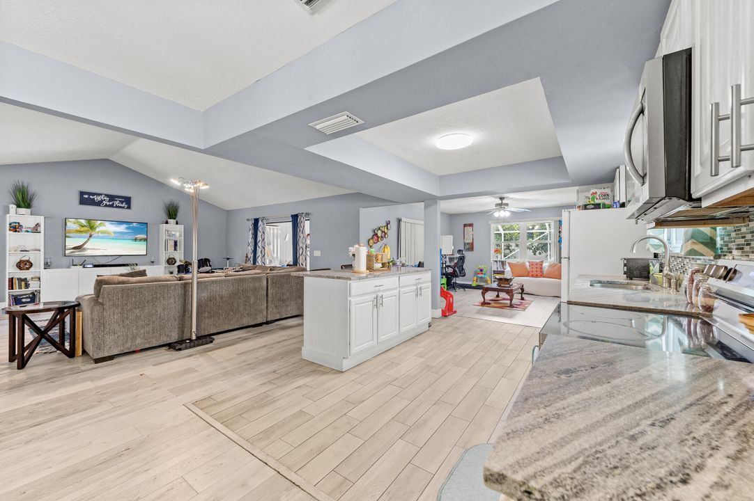 Active With Contract: $520,000 (3 beds, 2 baths, 2024 Square Feet)