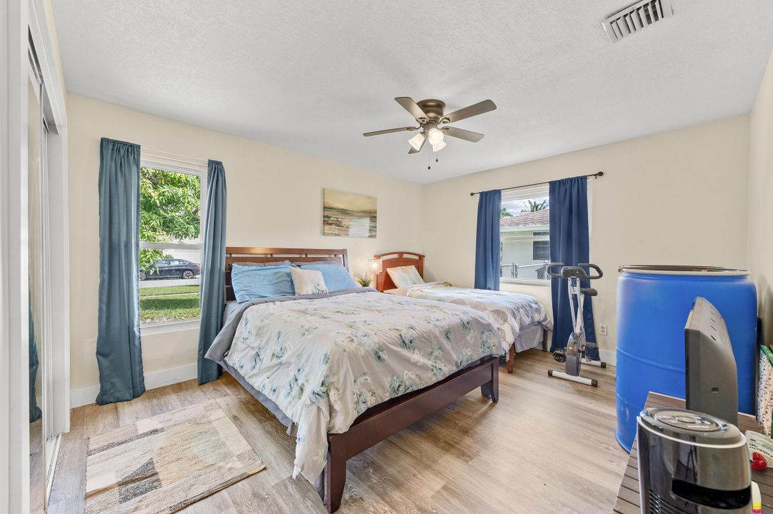 Active With Contract: $520,000 (3 beds, 2 baths, 2024 Square Feet)