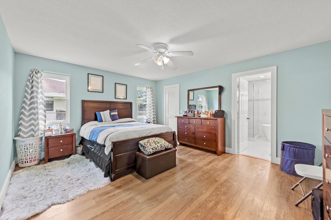 Active With Contract: $520,000 (3 beds, 2 baths, 2024 Square Feet)