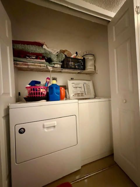 For Sale: $249,000 (2 beds, 1 baths, 1227 Square Feet)