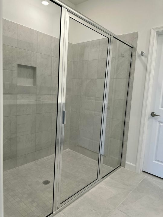 出租: $3,250 (2 贝兹, 2 浴室, 1954 平方英尺)