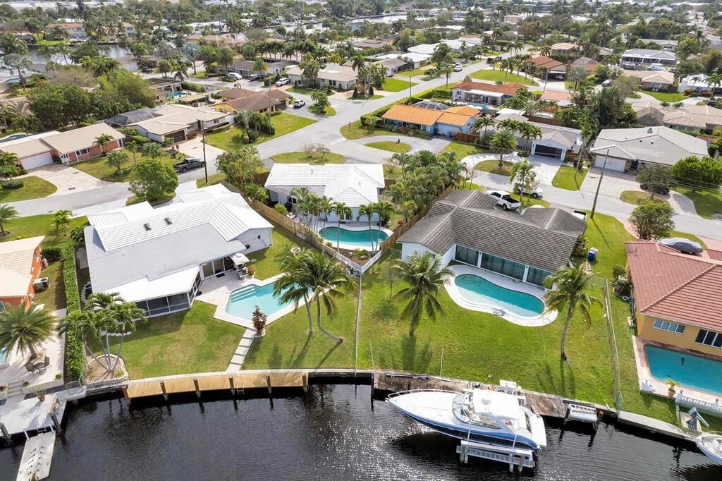 For Rent: $5,800 (2 beds, 2 baths, 1521 Square Feet)