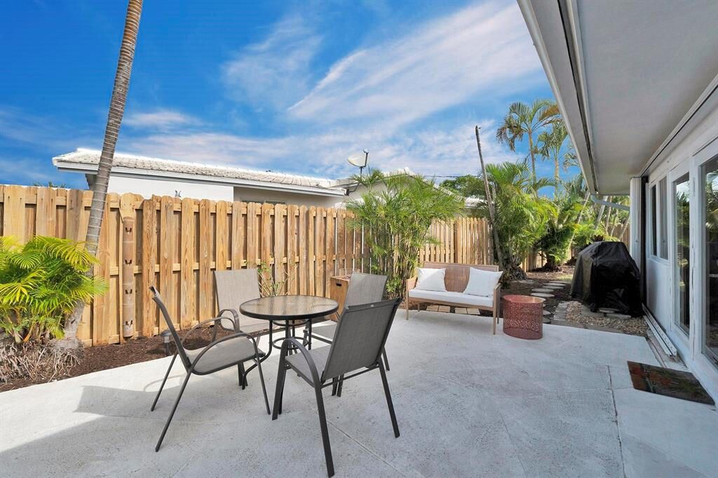 For Rent: $5,800 (2 beds, 2 baths, 1521 Square Feet)