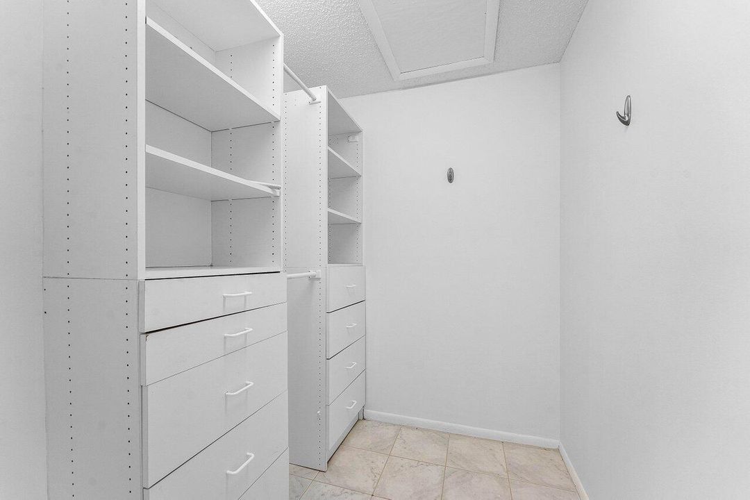 For Rent: $3,000 (2 beds, 2 baths, 1540 Square Feet)