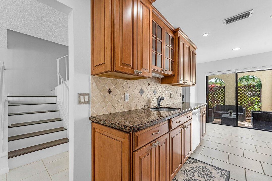 For Rent: $3,000 (2 beds, 2 baths, 1540 Square Feet)