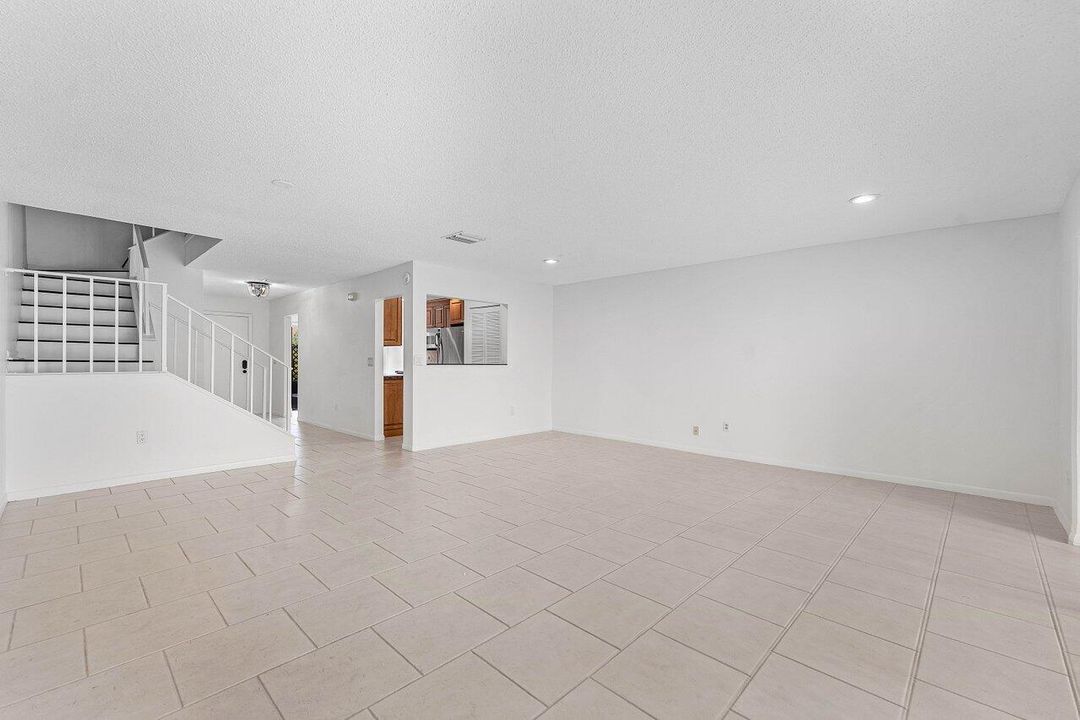 For Rent: $3,000 (2 beds, 2 baths, 1540 Square Feet)