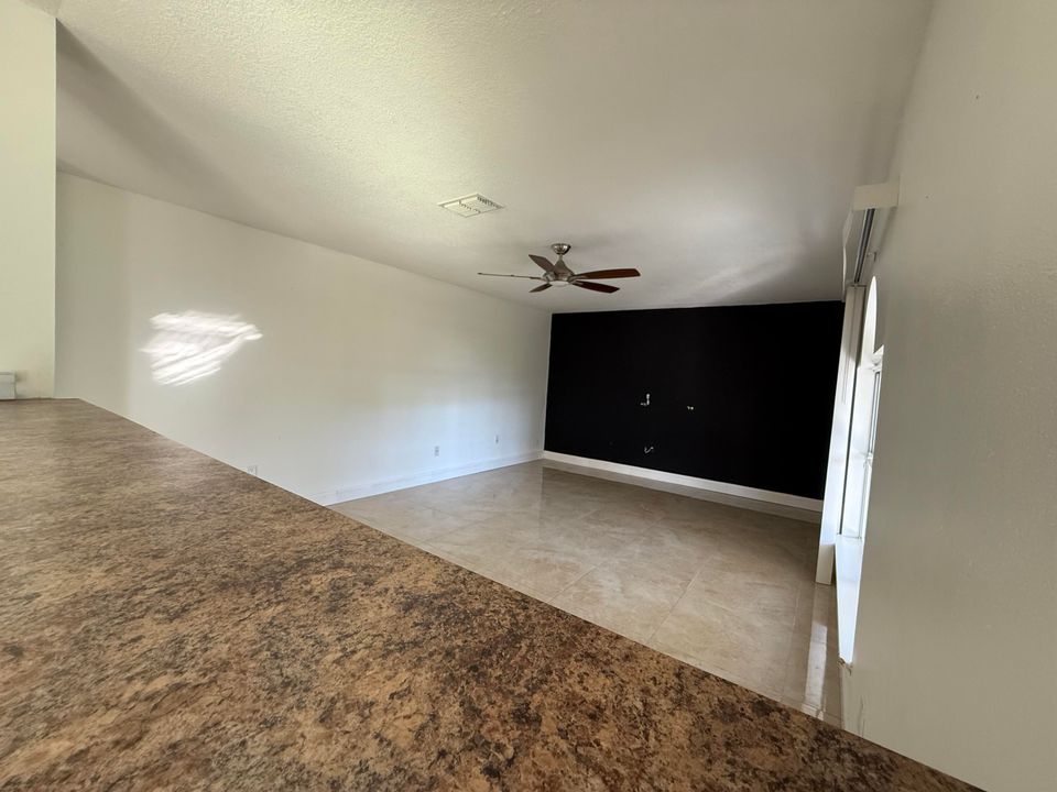 En Renta: $2,900 (4 camas, 2 baños, 2240 Pies cuadrados)