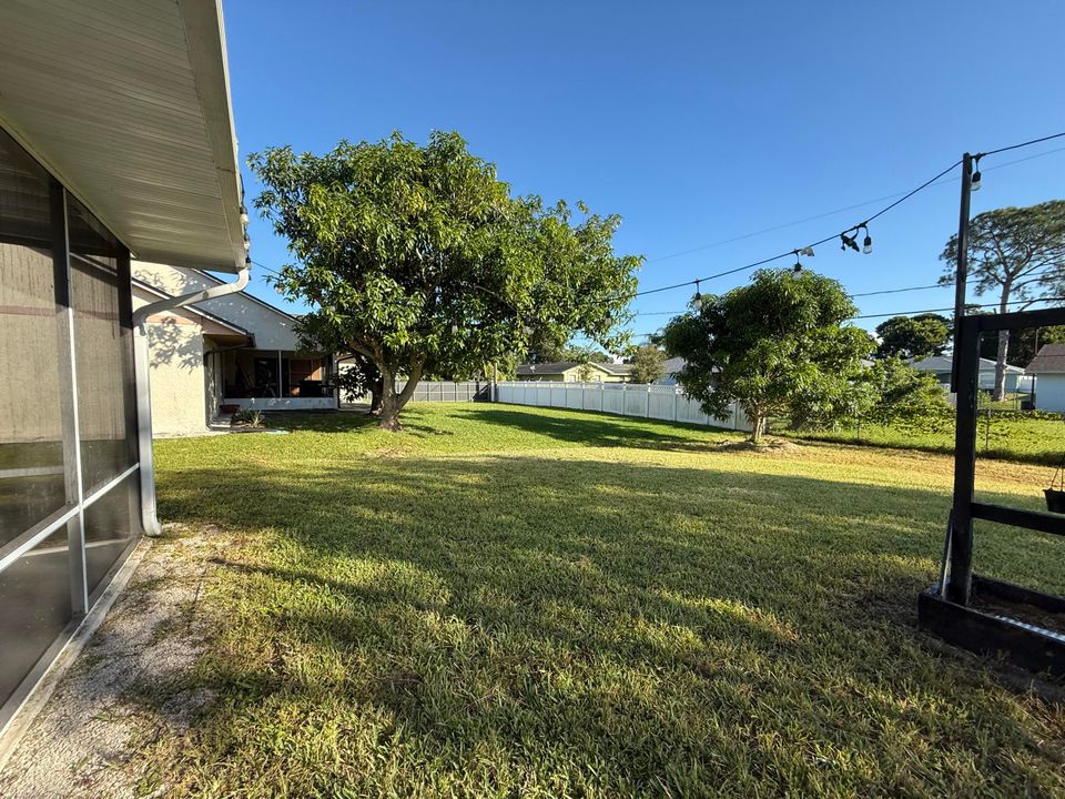 En Renta: $2,900 (4 camas, 2 baños, 2240 Pies cuadrados)