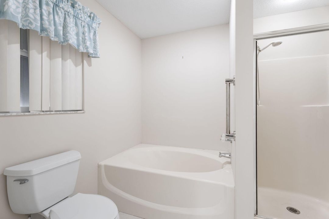 Под контрактом: $298,000 (2 спален, 2 ванн, 1450 Квадратных фут)