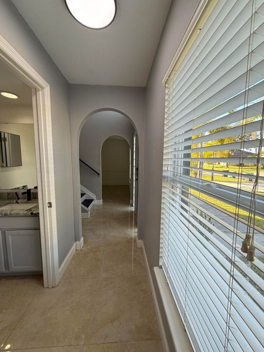 En Renta: $2,900 (4 camas, 2 baños, 2240 Pies cuadrados)