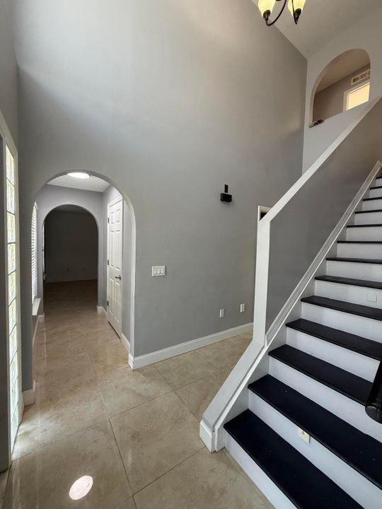 En Renta: $2,900 (4 camas, 2 baños, 2240 Pies cuadrados)