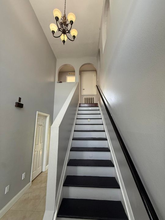 En Renta: $2,900 (4 camas, 2 baños, 2240 Pies cuadrados)