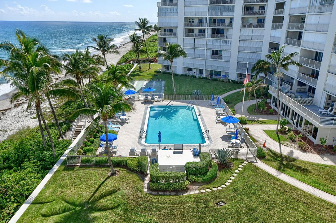 For Sale: $674,900 (2 beds, 2 baths, 988 Square Feet)