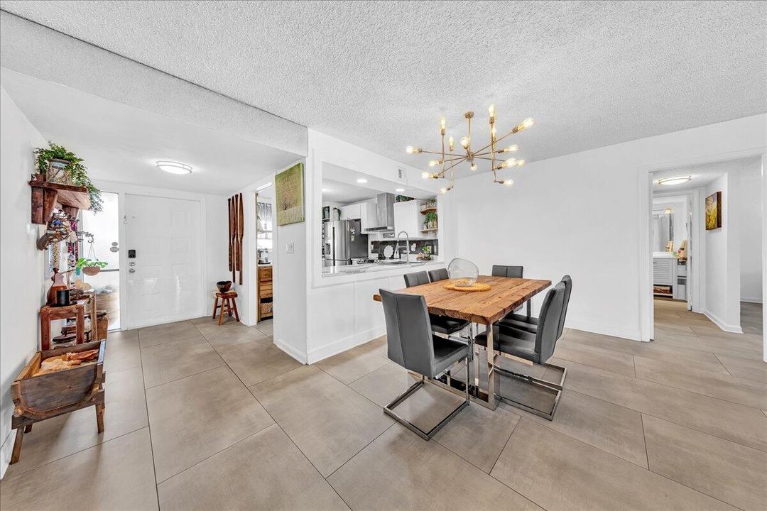 На продажу: $669,000 (3 спален, 3 ванн, 1836 Квадратных фут)