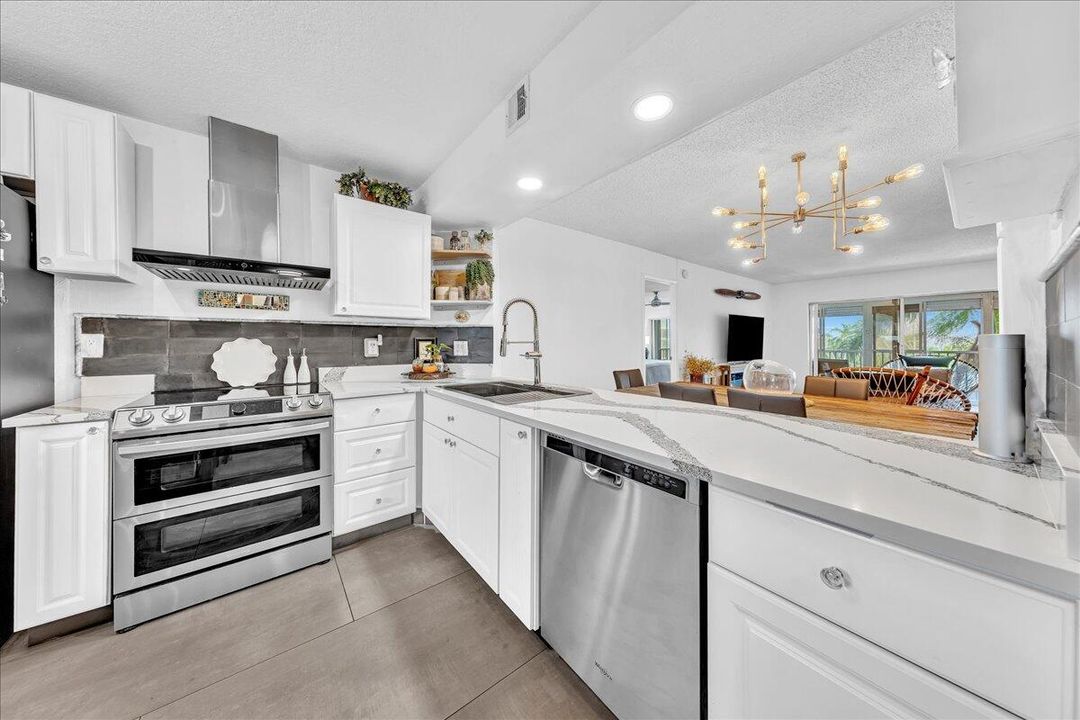 На продажу: $669,000 (3 спален, 3 ванн, 1836 Квадратных фут)