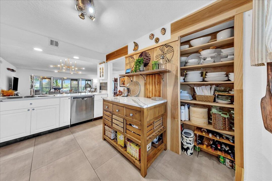 На продажу: $669,000 (3 спален, 3 ванн, 1836 Квадратных фут)