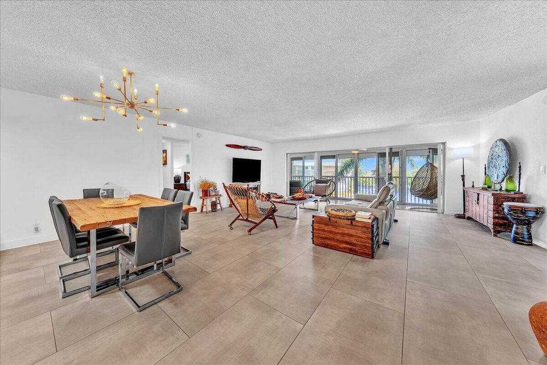 На продажу: $669,000 (3 спален, 3 ванн, 1836 Квадратных фут)