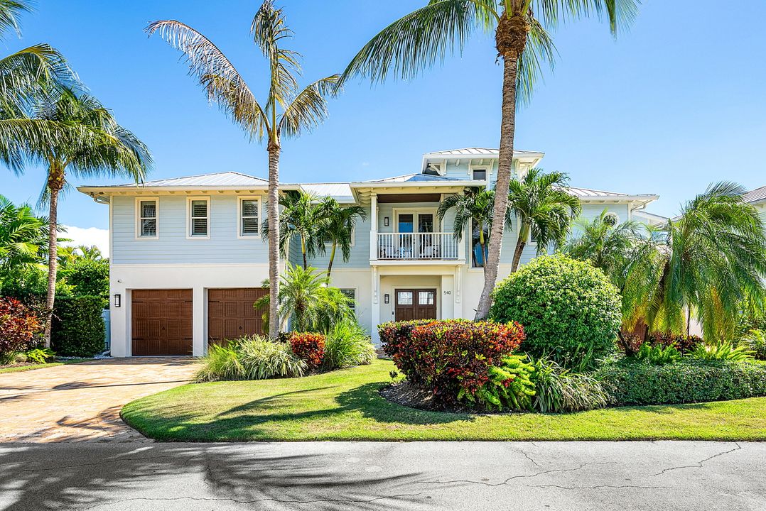 For Sale: $4,100,000 (4 beds, 3 baths, 3299 Square Feet)