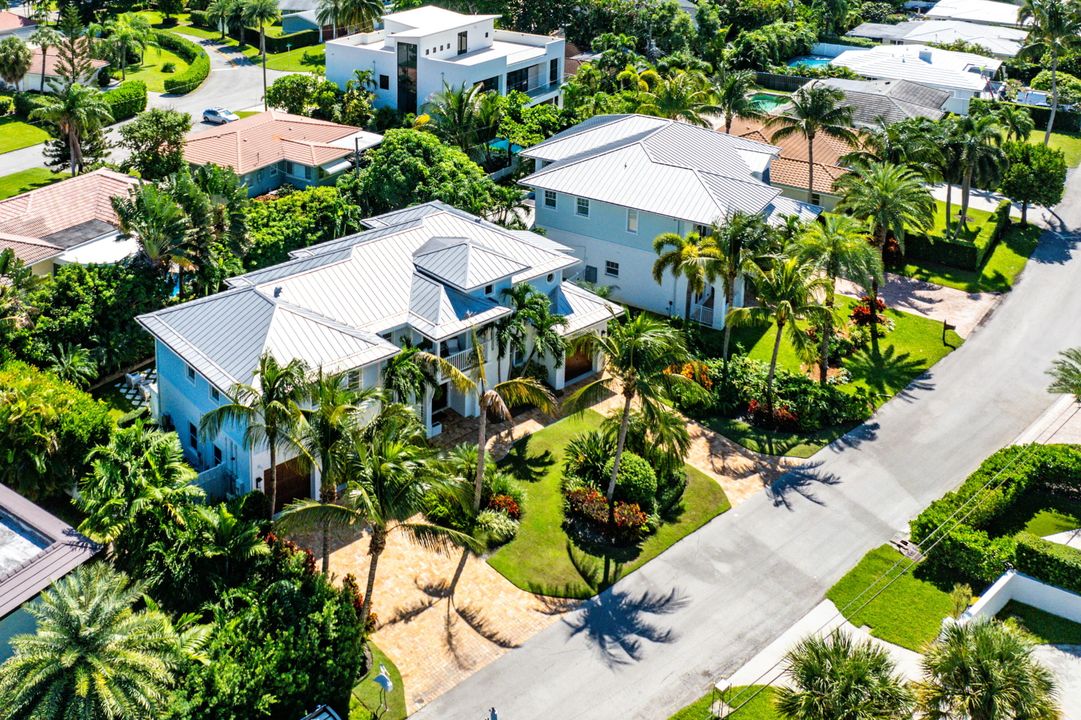 For Sale: $4,100,000 (4 beds, 3 baths, 3299 Square Feet)