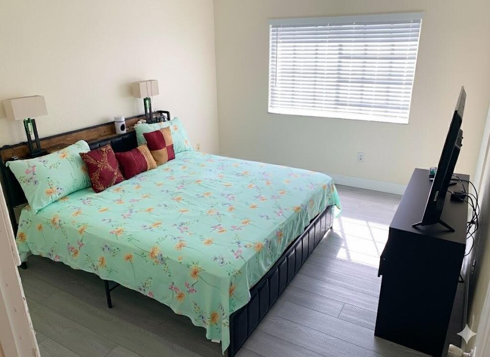 En Venta: $315,000 (3 camas, 3 baños, 1394 Pies cuadrados)