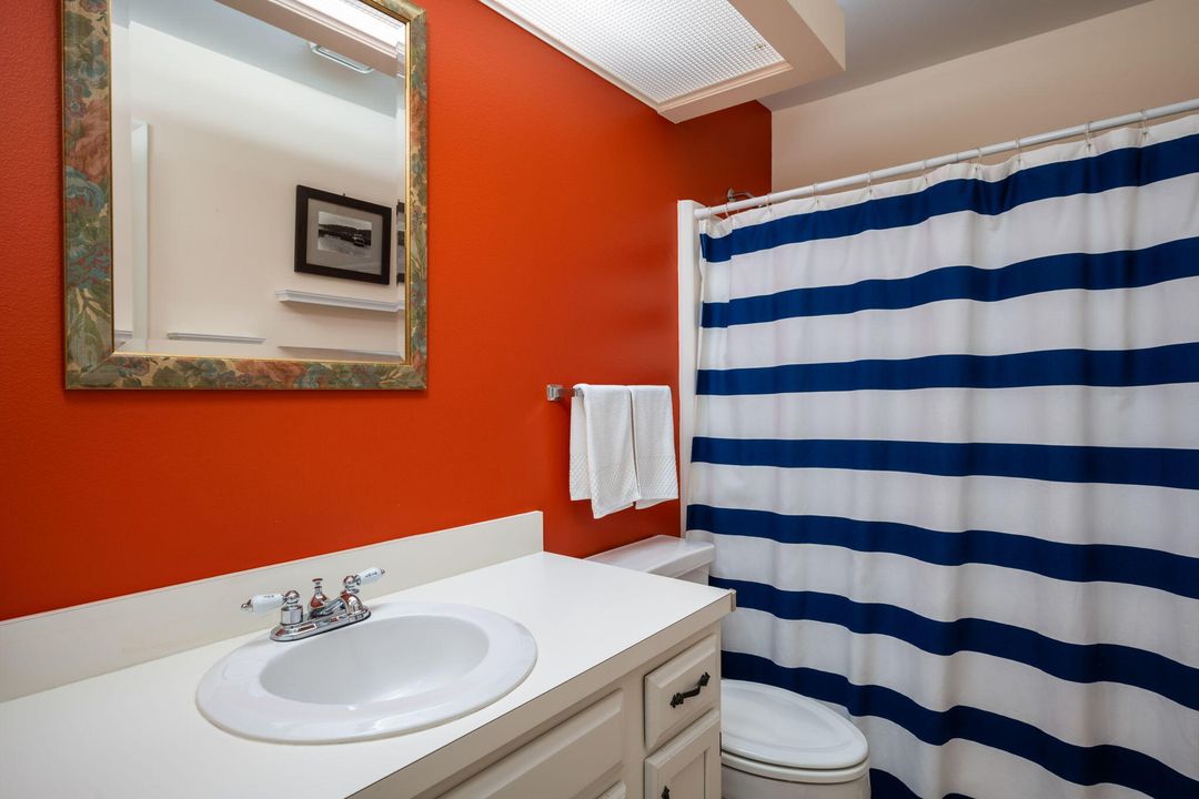 For Sale: $149,900 (2 beds, 2 baths, 1000 Square Feet)