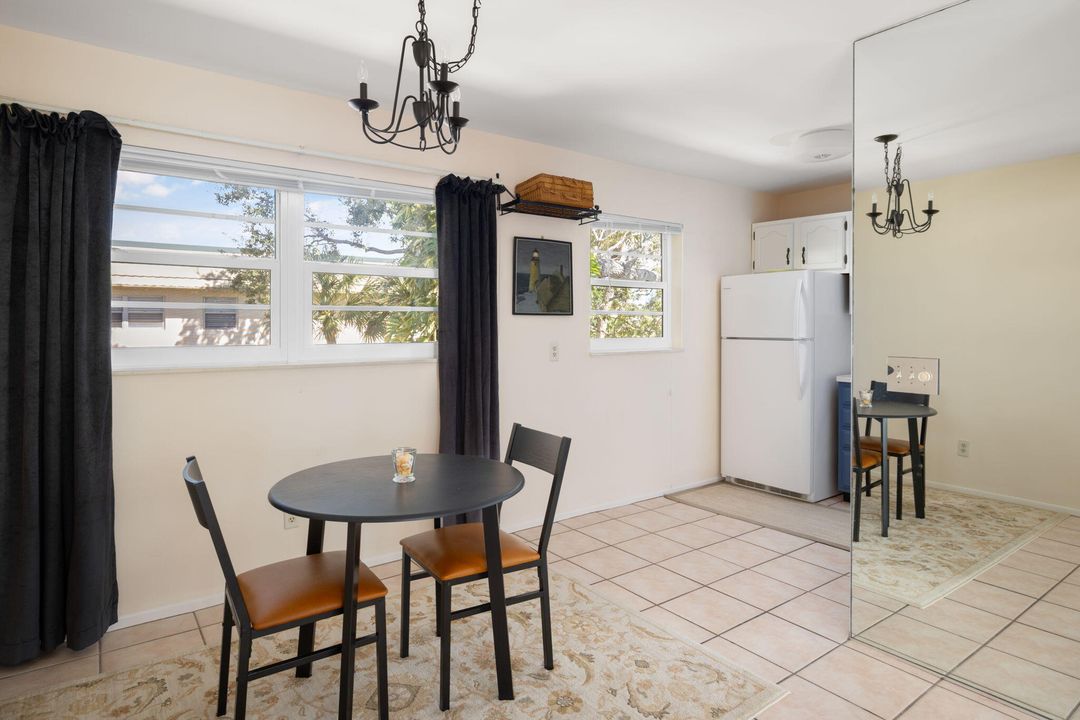 For Sale: $149,900 (2 beds, 2 baths, 1000 Square Feet)