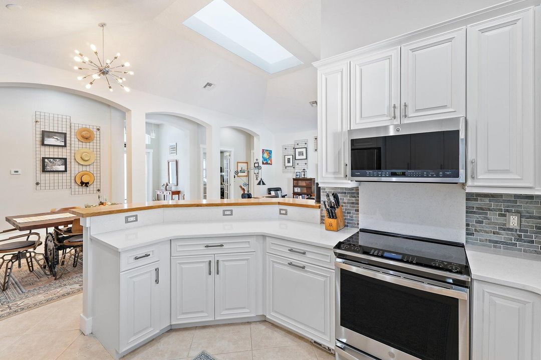 待售: $1,250,000 (4 贝兹, 3 浴室, 2659 平方英尺)