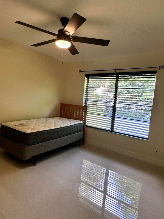 В аренду: $3,600 (3 спален, 2 ванн, 1456 Квадратных фут)