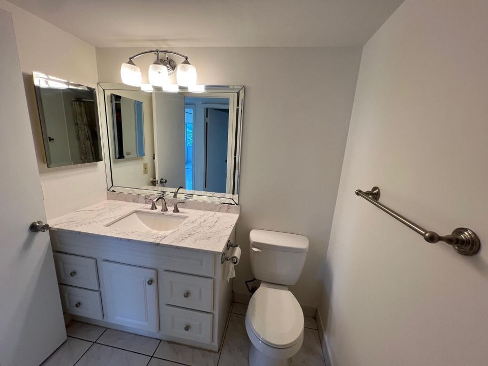 待售: $98,750 (2 贝兹, 2 浴室, 902 平方英尺)