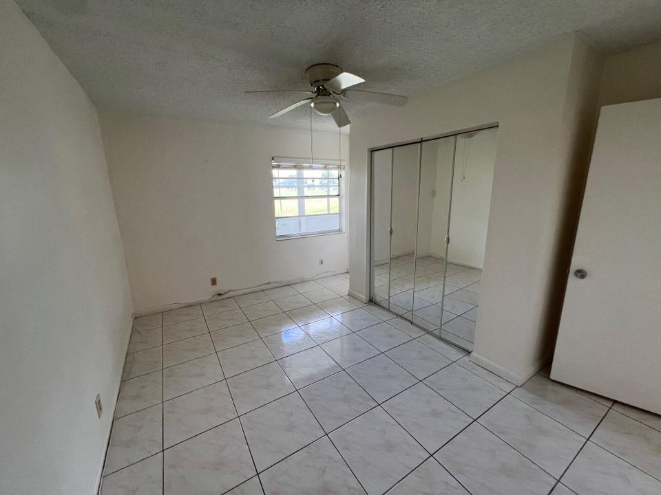 待售: $98,750 (2 贝兹, 2 浴室, 902 平方英尺)