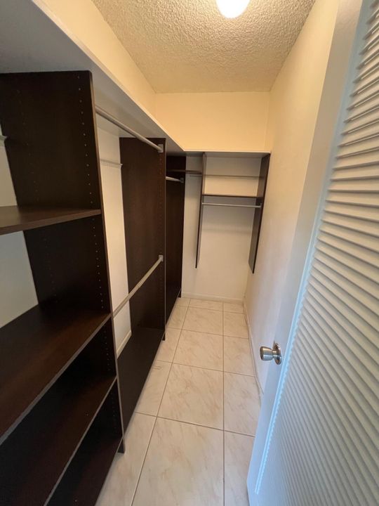 待售: $98,750 (2 贝兹, 2 浴室, 902 平方英尺)