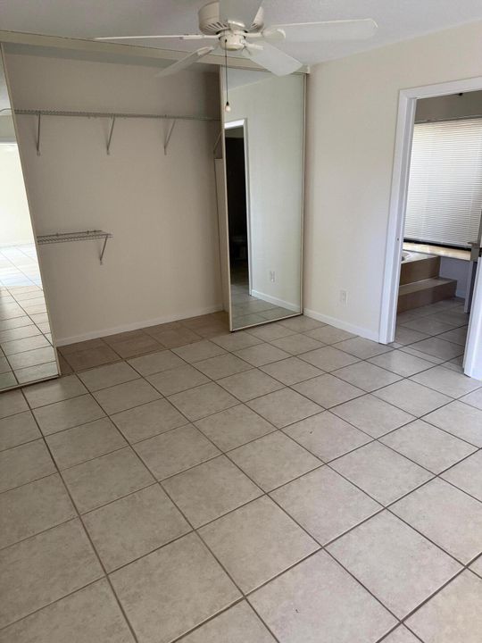 Под контрактом: $1,500 (1 спален, 1 ванн, 627 Квадратных фут)