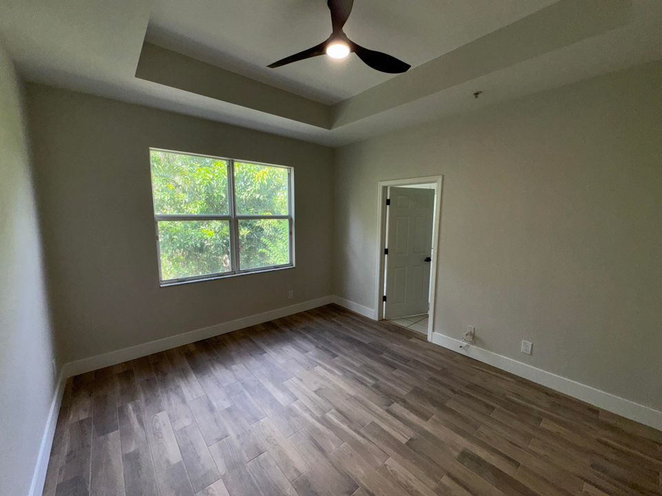 Active With Contract: $2,300 (3 beds, 2 baths, 1338 Square Feet)