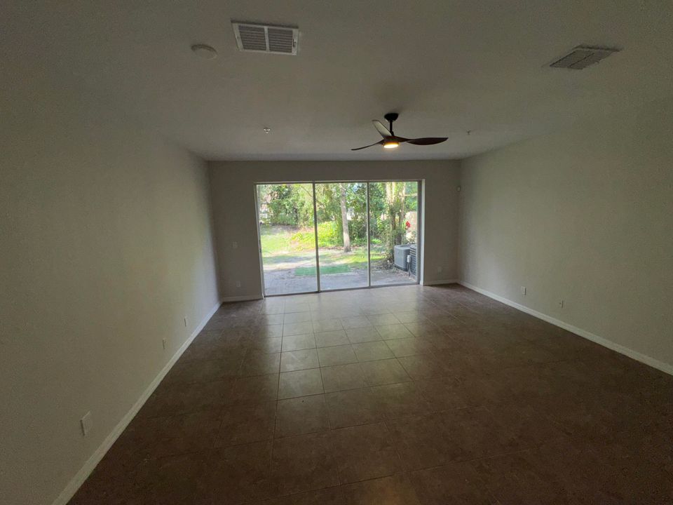 Active With Contract: $2,300 (3 beds, 2 baths, 1338 Square Feet)
