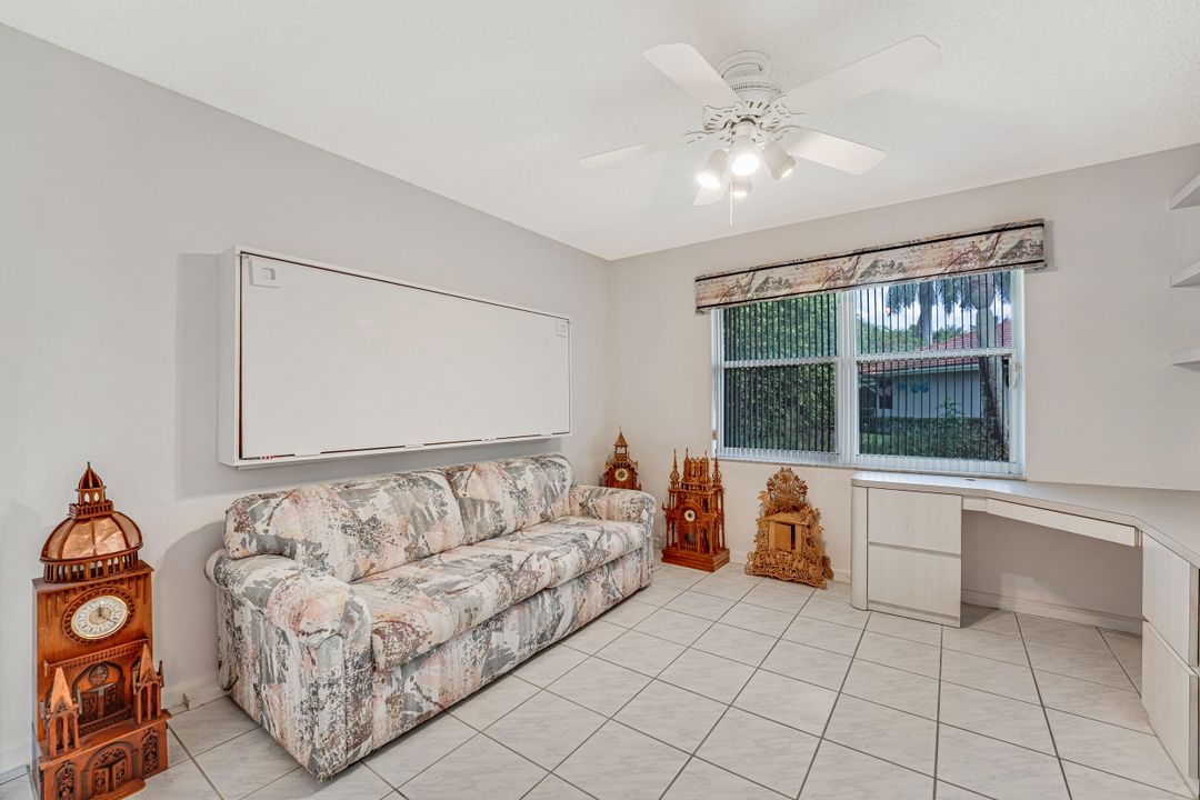 For Sale: $319,500 (2 beds, 2 baths, 1722 Square Feet)