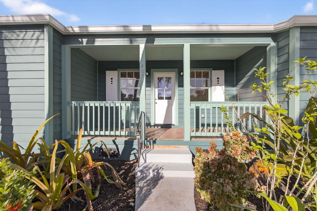 Под контрактом: $650,000 (3 спален, 2 ванн, 1294 Квадратных фут)