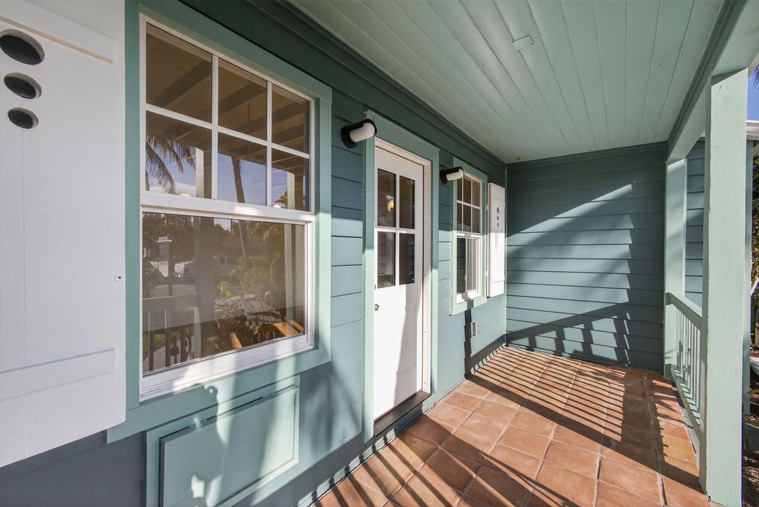 Под контрактом: $650,000 (3 спален, 2 ванн, 1294 Квадратных фут)