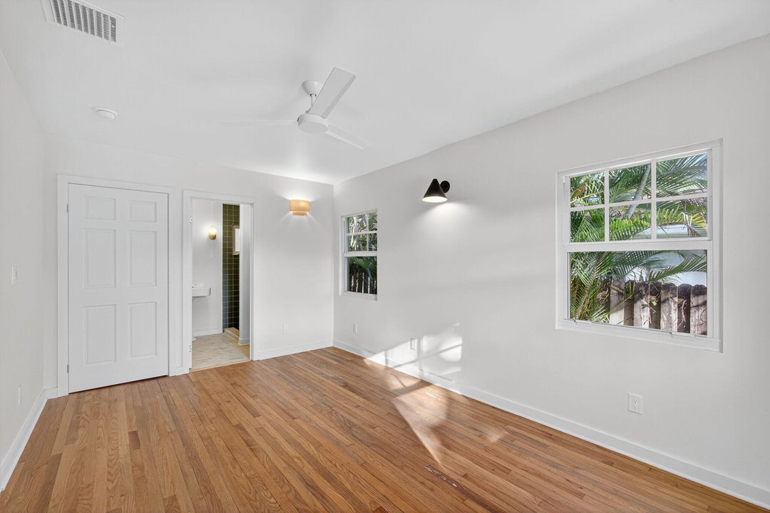 Под контрактом: $650,000 (3 спален, 2 ванн, 1294 Квадратных фут)