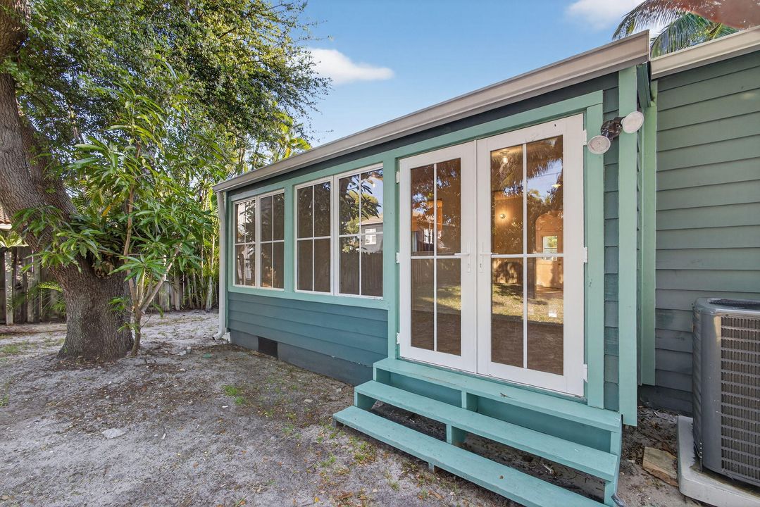 Под контрактом: $650,000 (3 спален, 2 ванн, 1294 Квадратных фут)