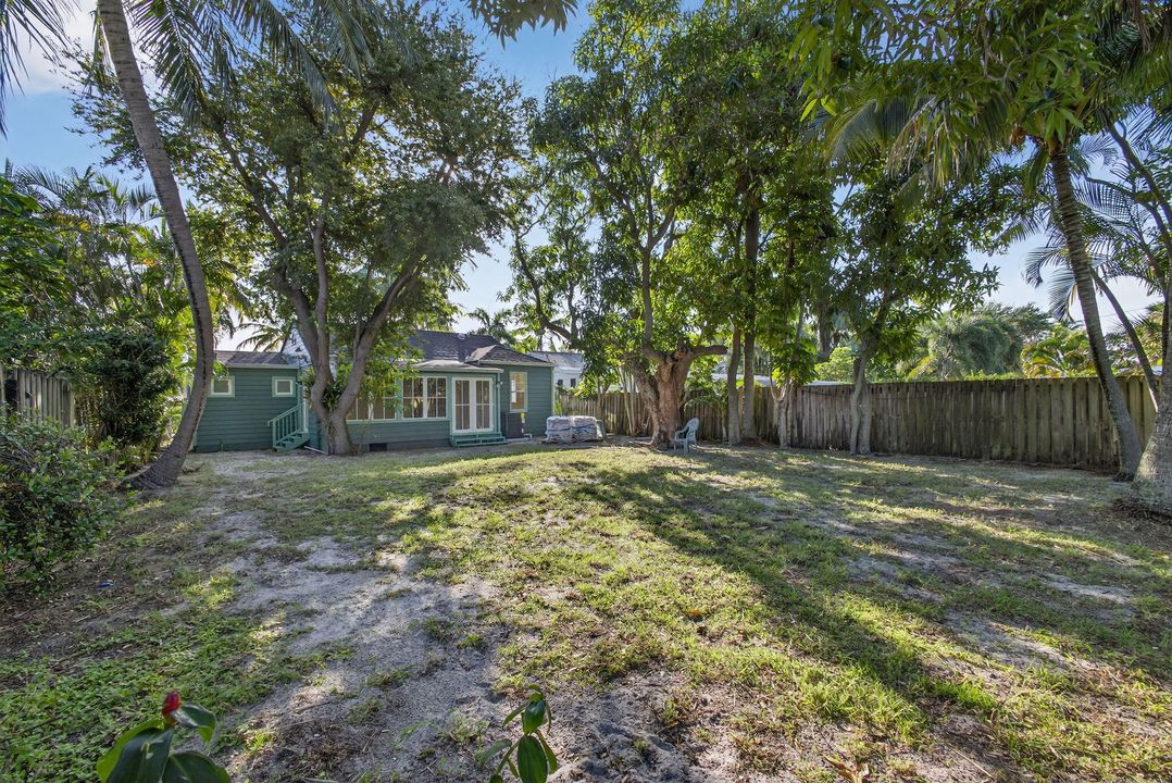 Под контрактом: $650,000 (3 спален, 2 ванн, 1294 Квадратных фут)