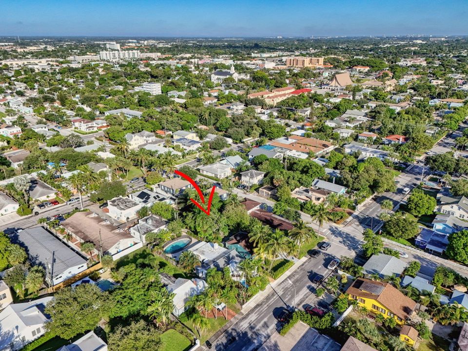 Под контрактом: $650,000 (3 спален, 2 ванн, 1294 Квадратных фут)