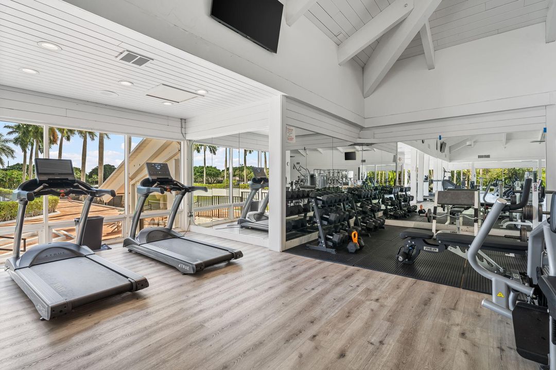 For Rent: $15,000 (3 beds, 2 baths, 2177 Square Feet)