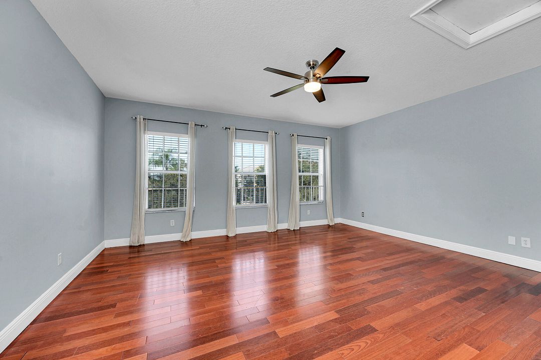 For Sale: $629,000 (4 beds, 3 baths, 3204 Square Feet)