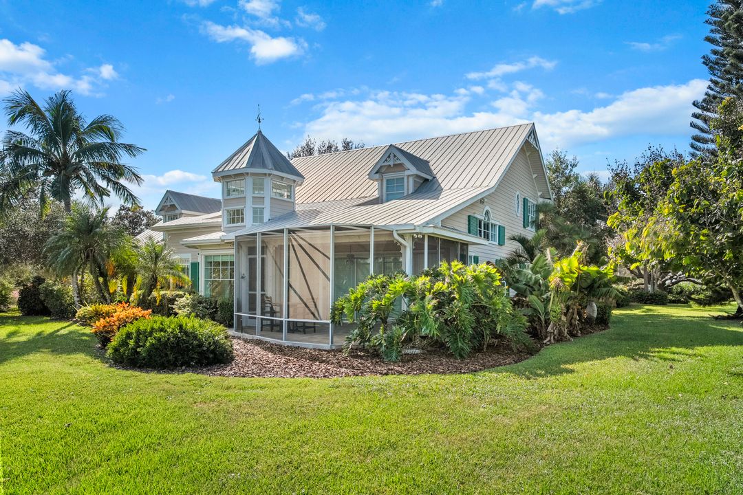 Под контрактом: $1,795,000 (4 спален, 2 ванн, 3300 Квадратных фут)