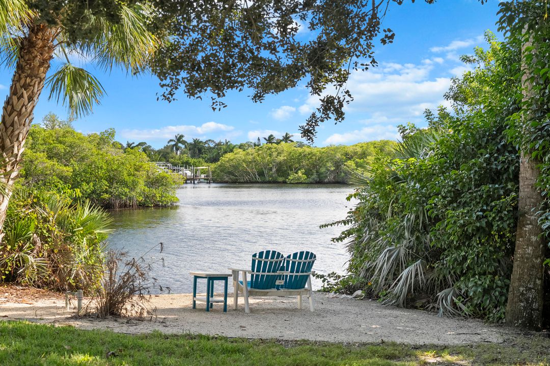 Под контрактом: $1,795,000 (4 спален, 2 ванн, 3300 Квадратных фут)