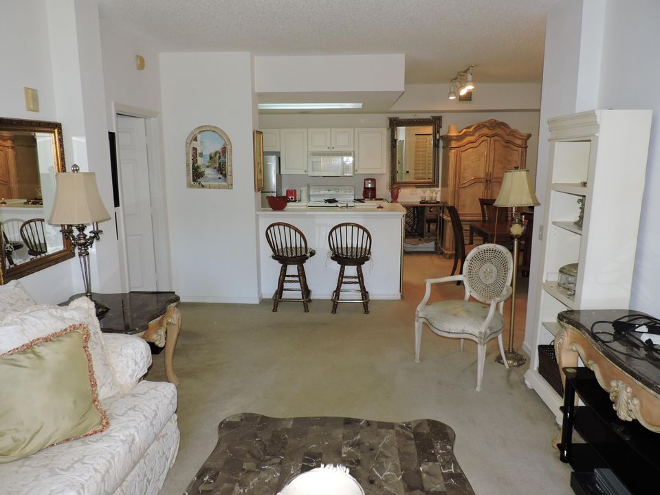 出租: $2,400 (2 贝兹, 2 浴室, 1070 平方英尺)