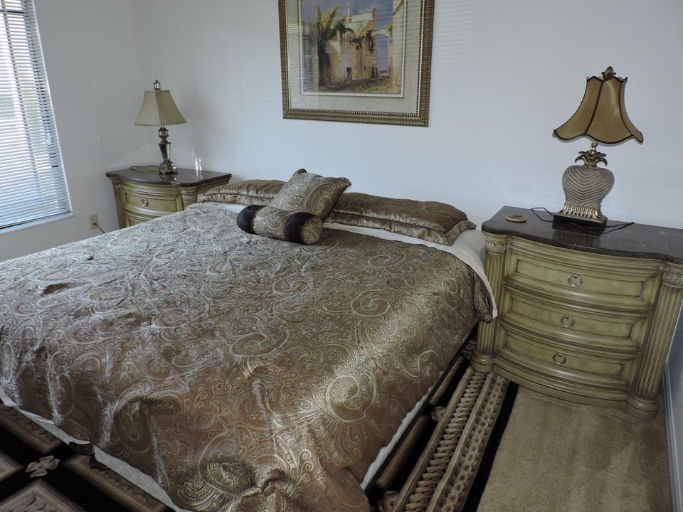 出租: $2,400 (2 贝兹, 2 浴室, 1070 平方英尺)