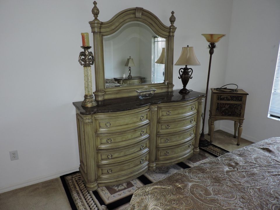 出租: $2,400 (2 贝兹, 2 浴室, 1070 平方英尺)