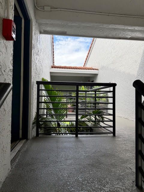 For Sale: $249,000 (2 beds, 1 baths, 1227 Square Feet)